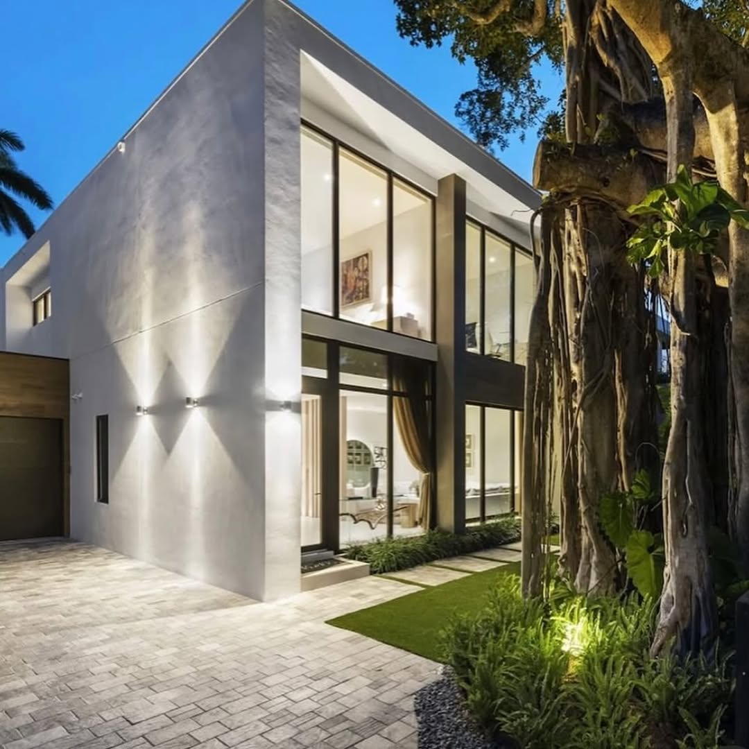 Villa Grove - Exterior